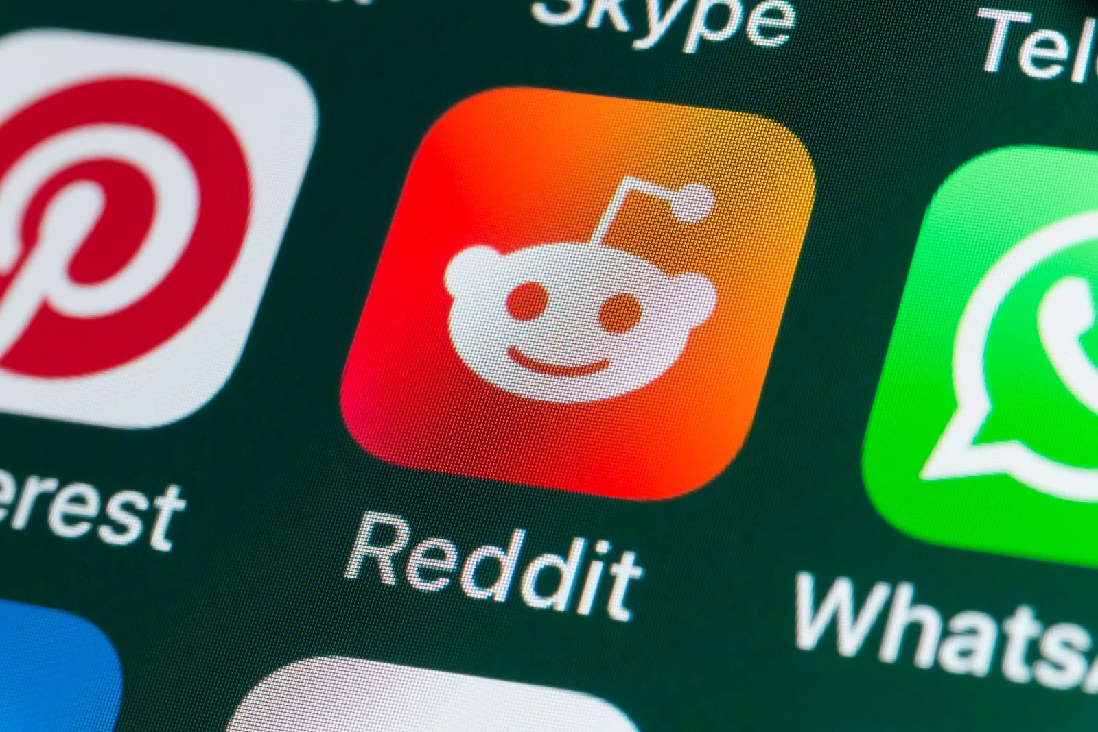 Reddit reveals new policies and ai licensing ventures
