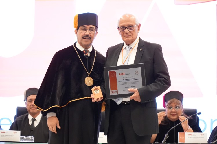 Reconoce la UAT vocación y trayectoria académica de sus docentes