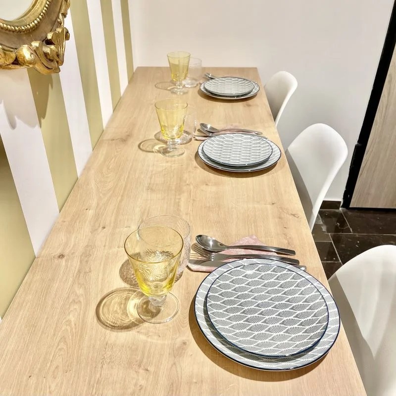 Retropolitan_Patras_Prive_table