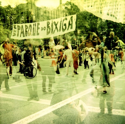 A Alegria é subversiva, de Maria Bitarello.