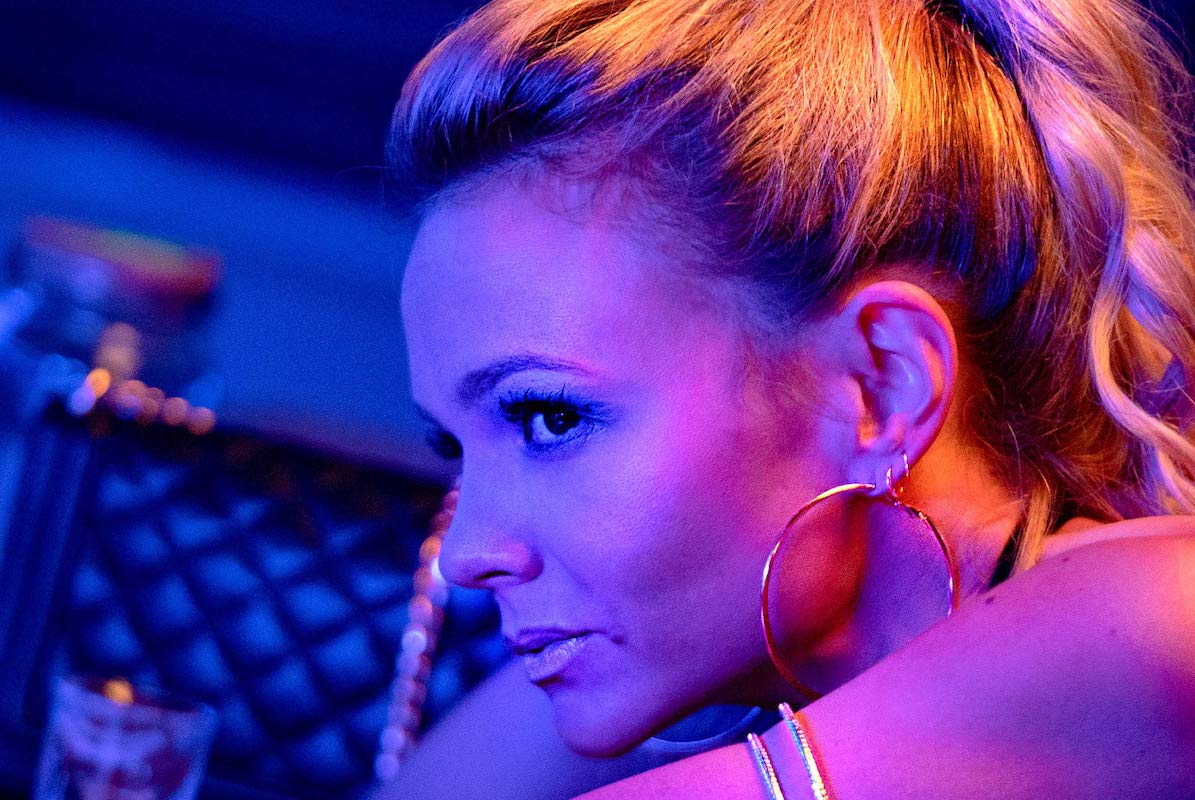 Bun filmul mai ales ca joaca actrita din scuip pe mormantul tau.interesant. Promising Young Woman 2020 R A Z A