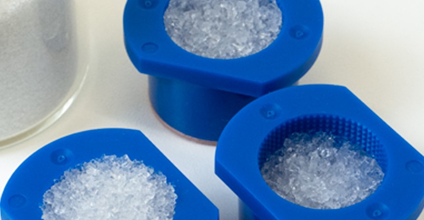 Schematic of SAP powder hydration in the sample holder.