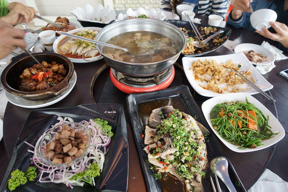 清境美食 好雞婆土雞城 在藍色帳篷裡用餐 雲南擺夷特色餐廳好吃推薦