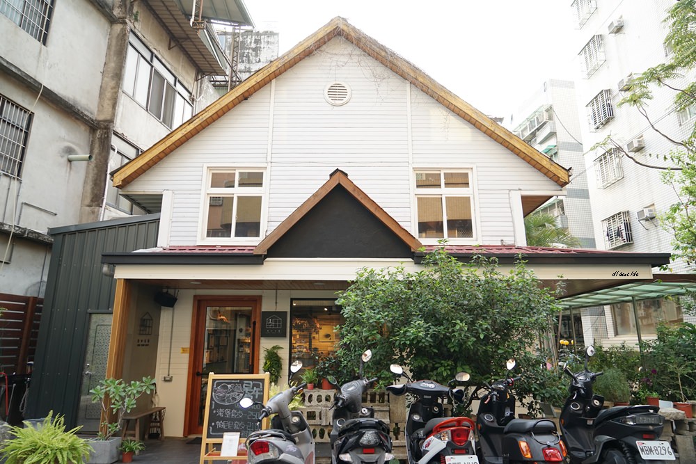 台中南區早午餐 學田有藝 在木造老屋裡喝咖啡吃下午茶 近中興大學
