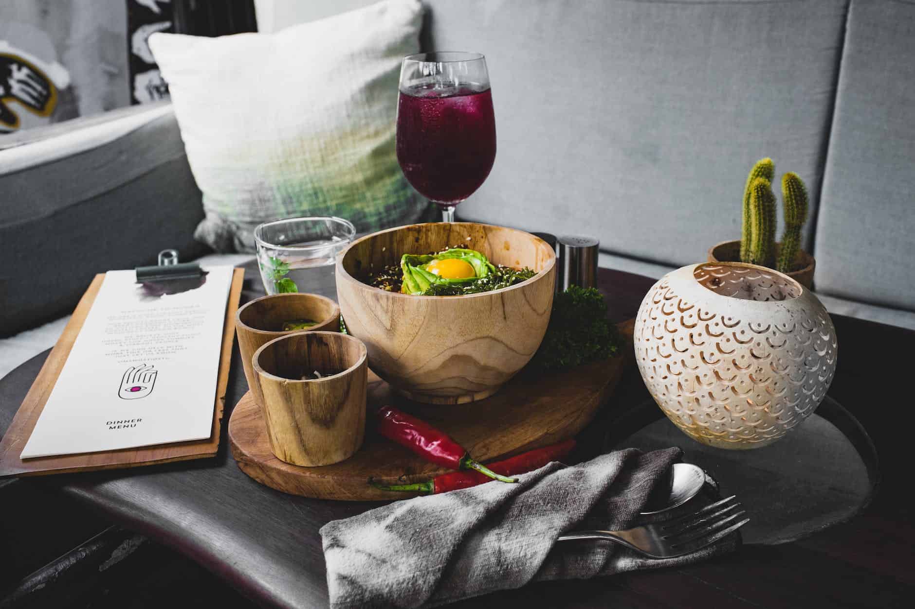 “Feast Your Eyes on This!” – Ordering Food and Drinks Like a Pro in English