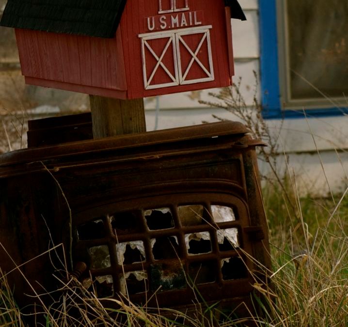 A Trip to the Mailbox: A Christmas Story