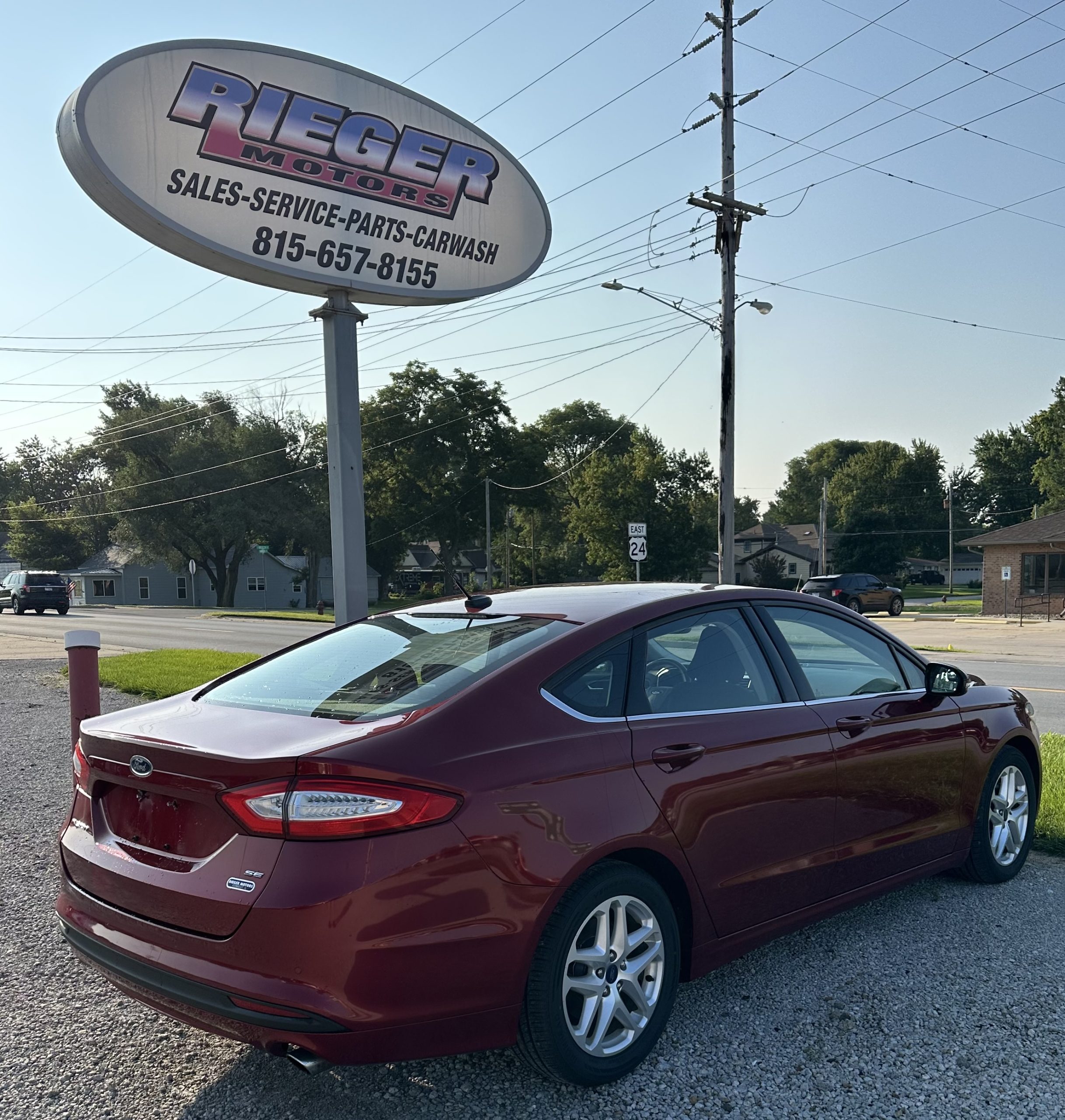 2016 Ford Fusion SE - Photo 8