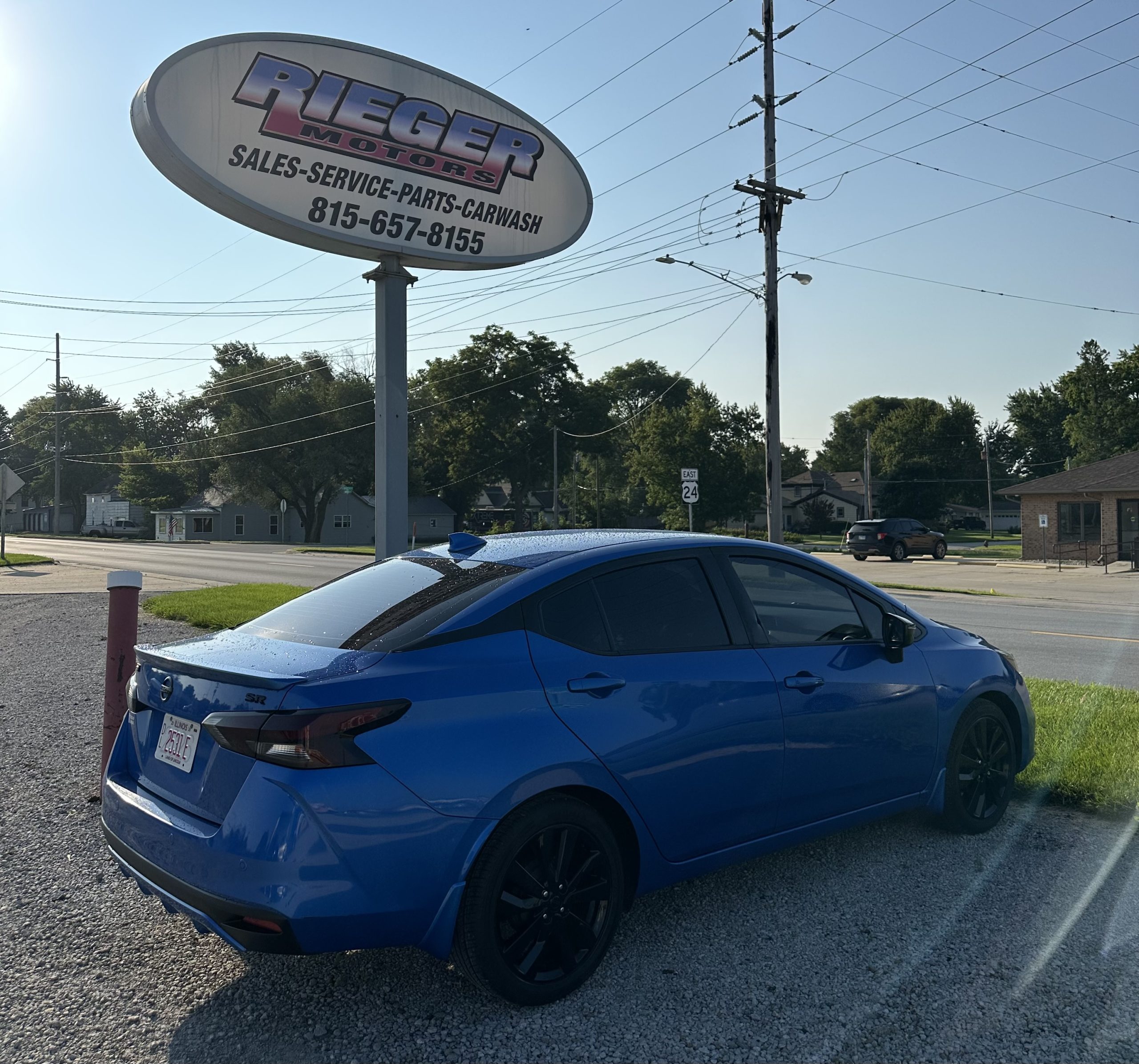 2020 Nissan Versa Sedan SR - Photo 9