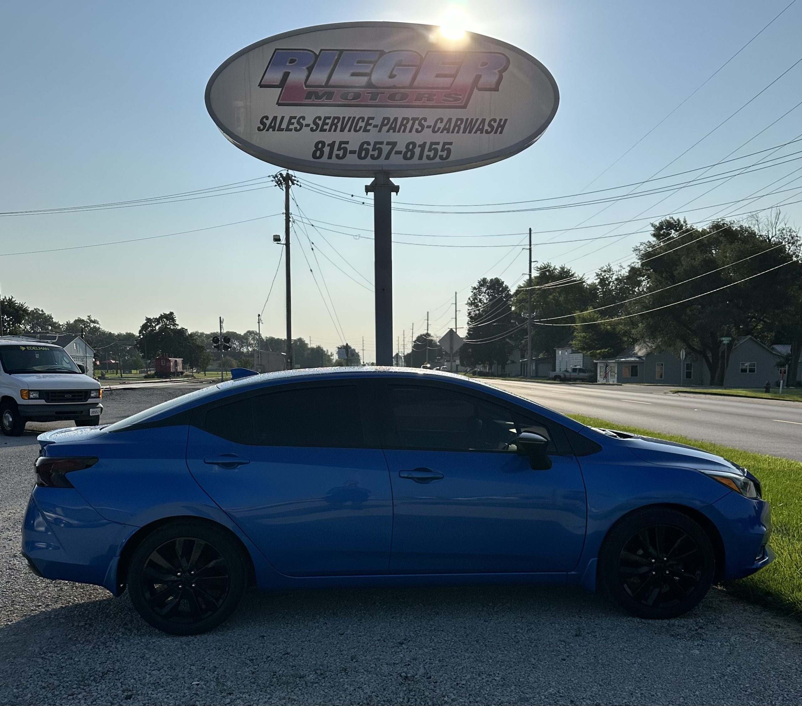 2020 Nissan Versa Sedan SR - Photo 10