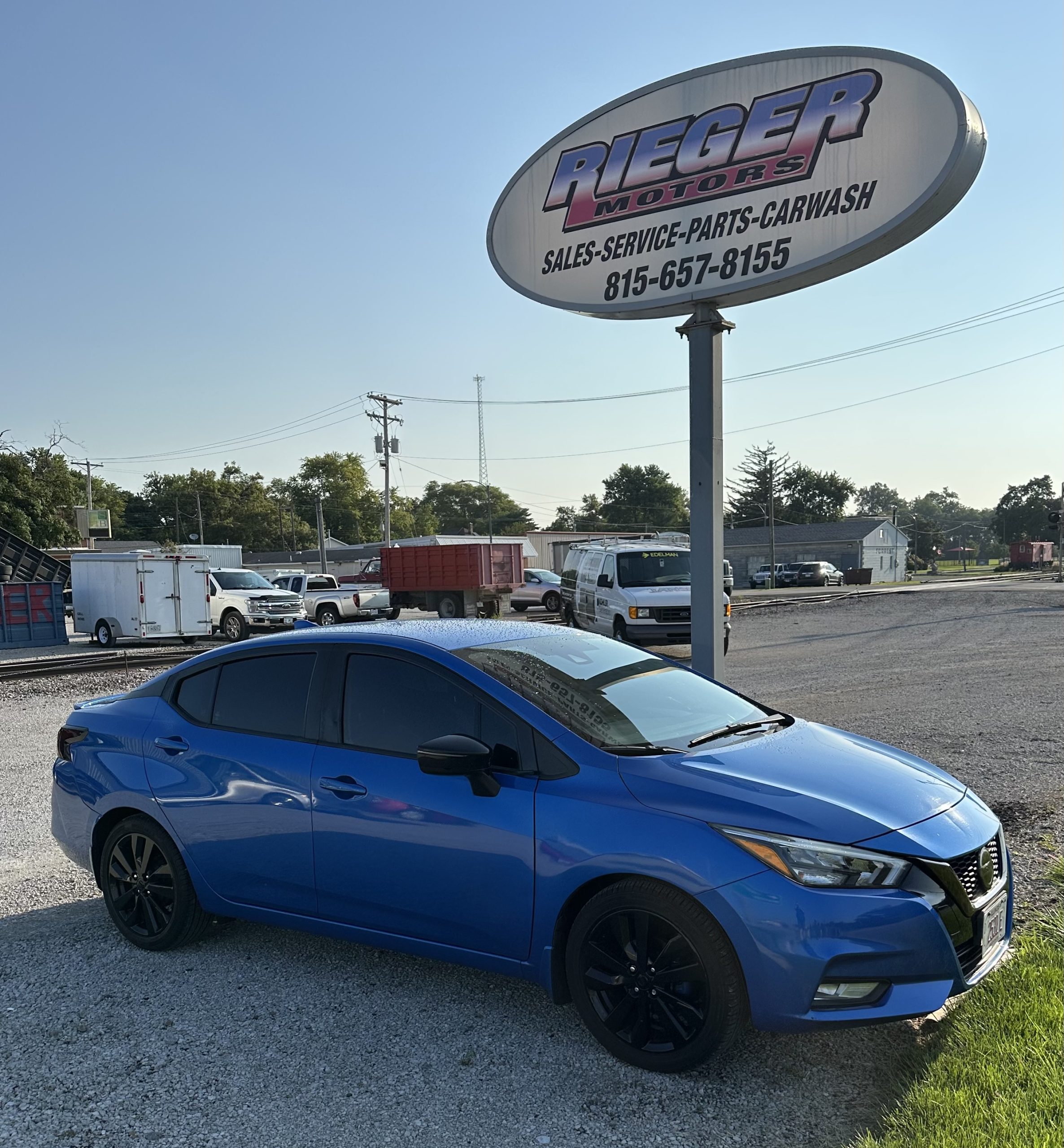 2020 Nissan Versa Sedan SR - Photo 11