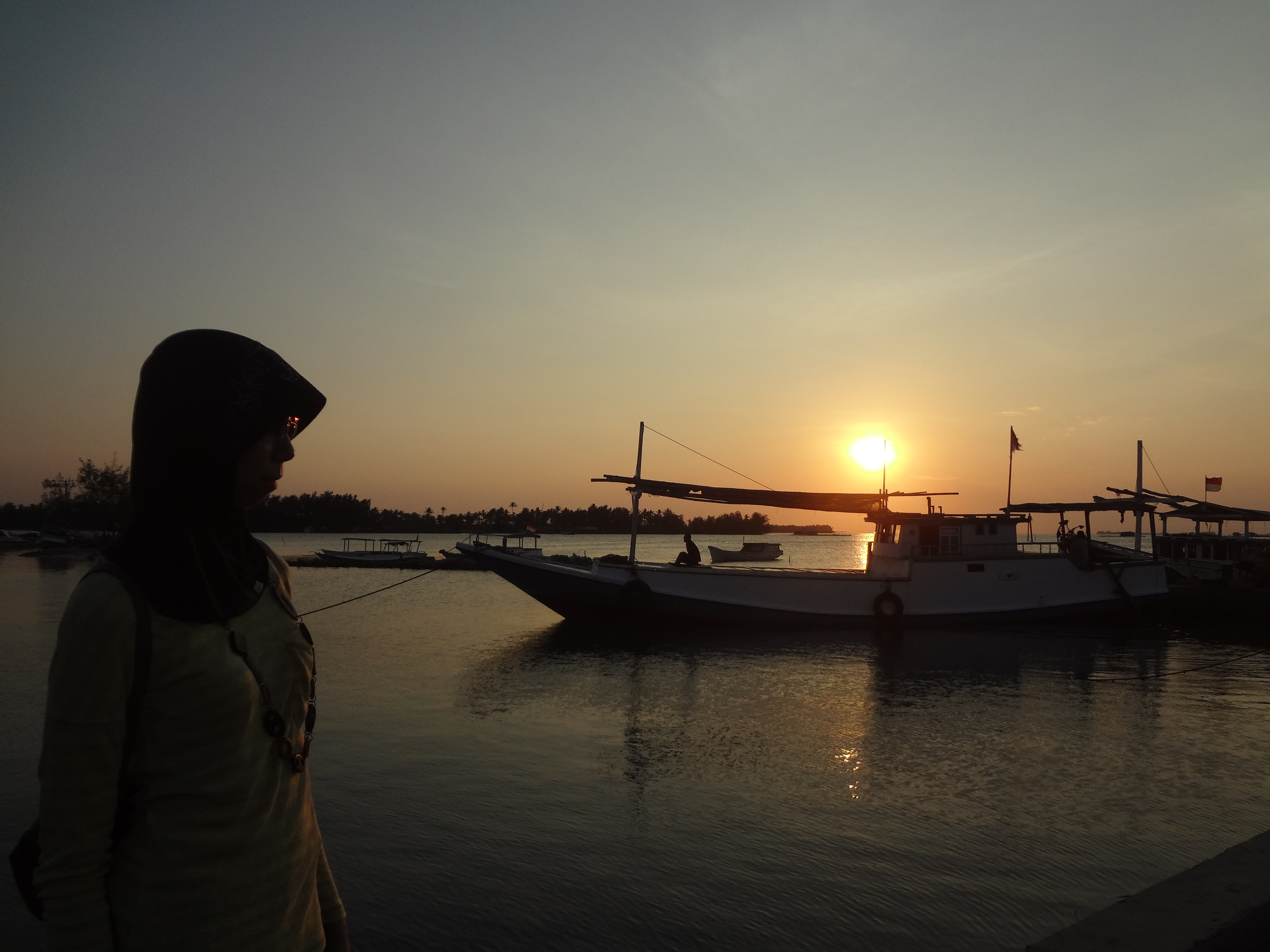 Dapatkan Gambar 30 Foto Prewedding Pantai Casual Romantis Terbaru Lengkap Terupdate by www.lampunghits.com