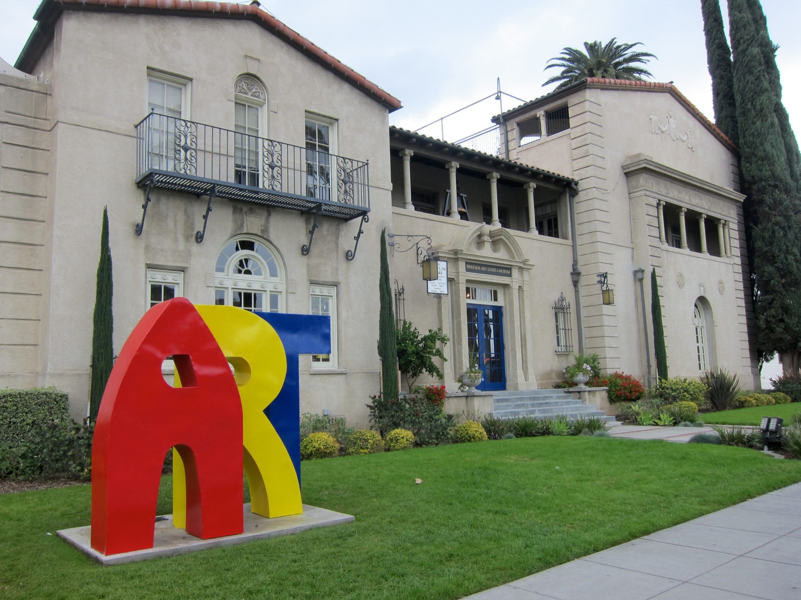 History of the riverside art museum