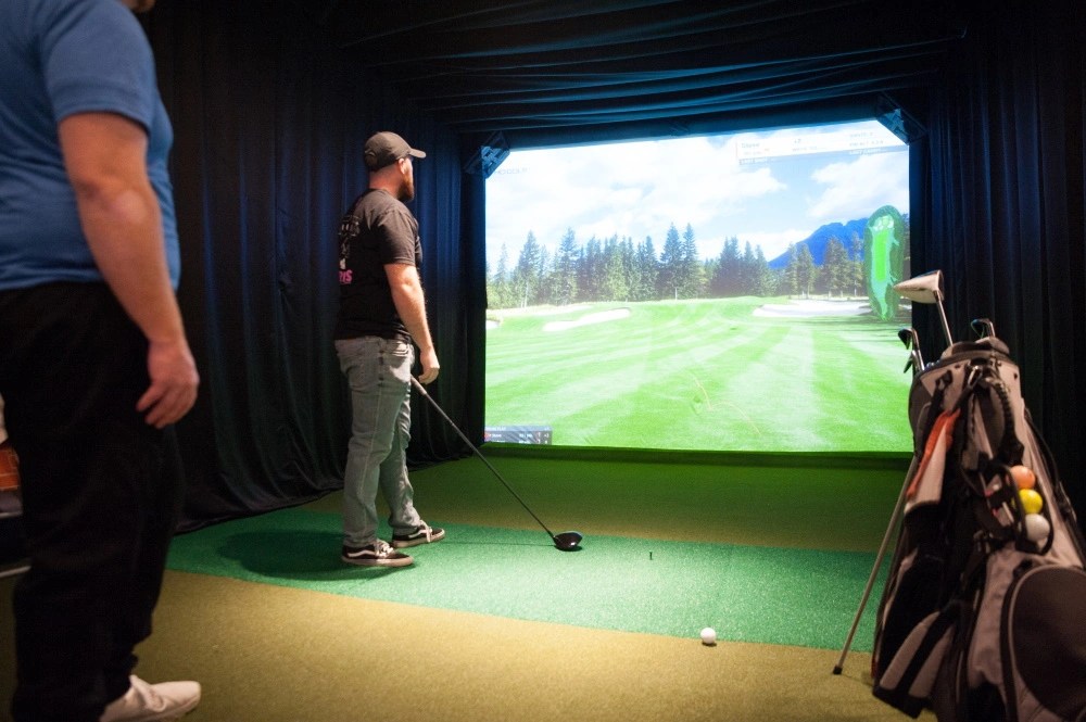 Bowling, Food & Drinks in McConnelsville, OH River Valley Social