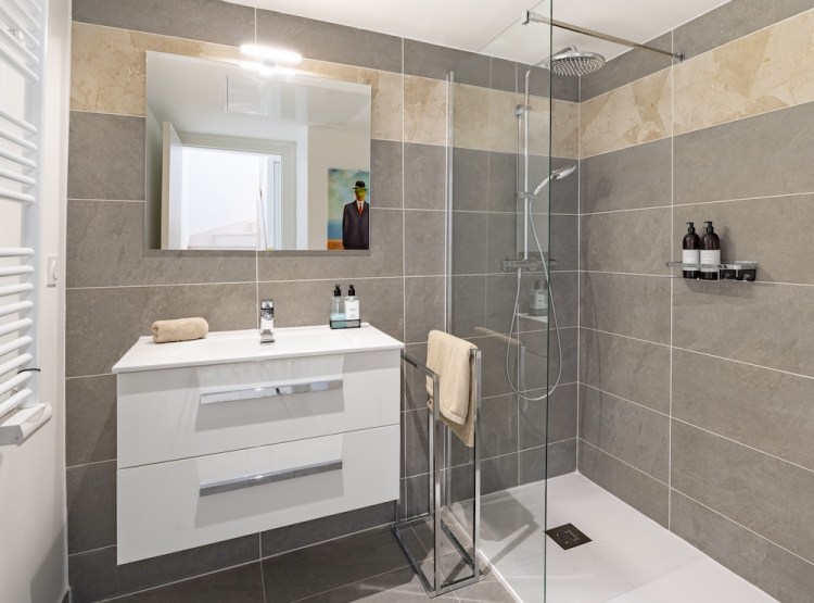 Duplex apartment in Beausoleil - bathroom
