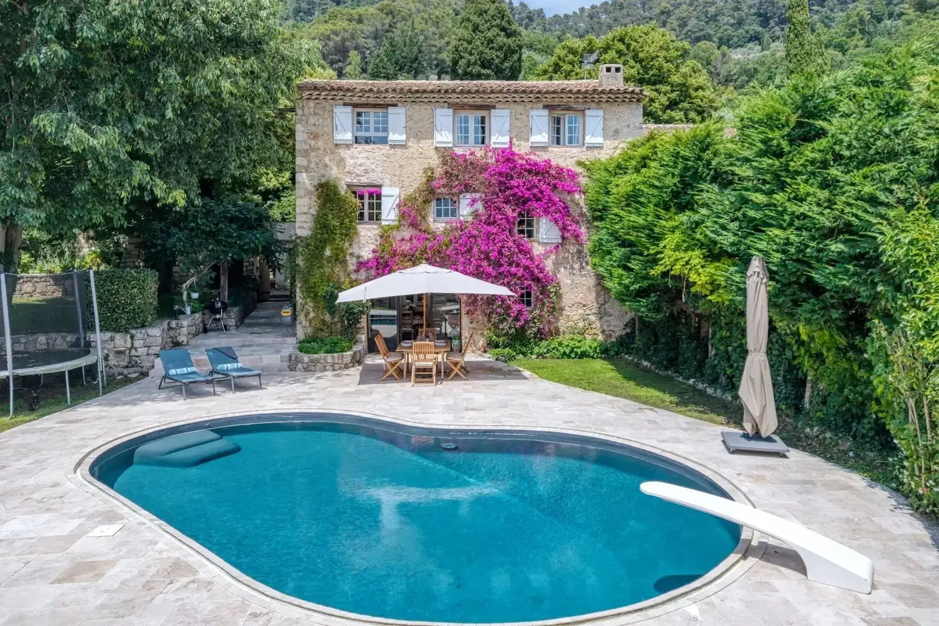 Provençal stone Mas in Cabris
