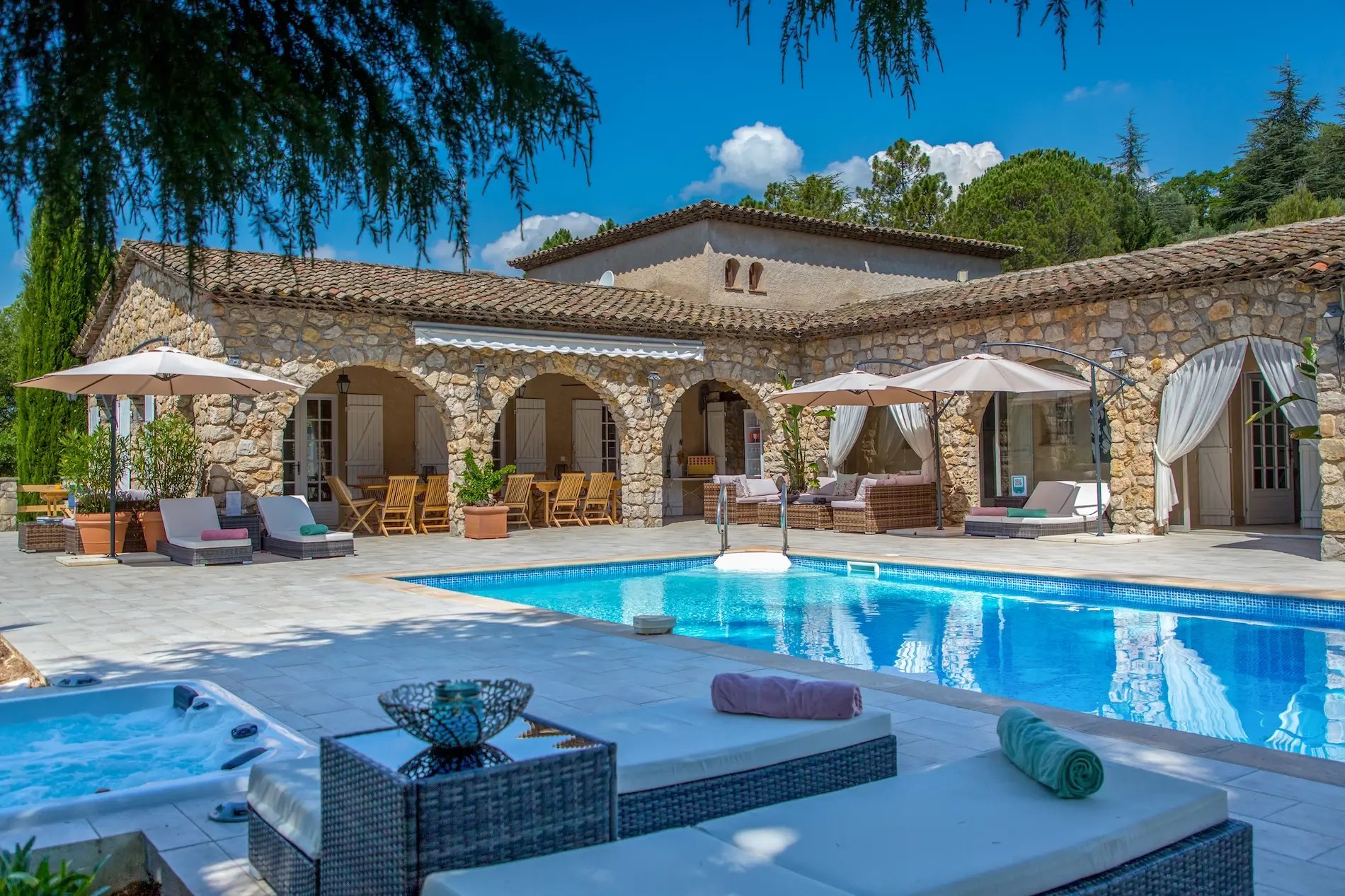 B&B for sale in Peymeinade