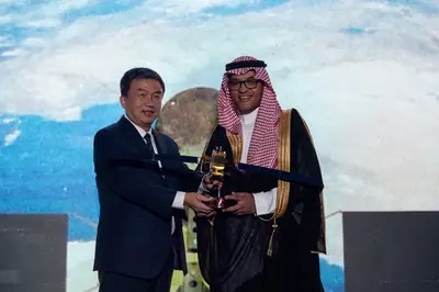 احتفاءً بخمسين عامًا من الريادة .. عرب سات تكشف عن قمر صناعي جديد «عربسات-50»