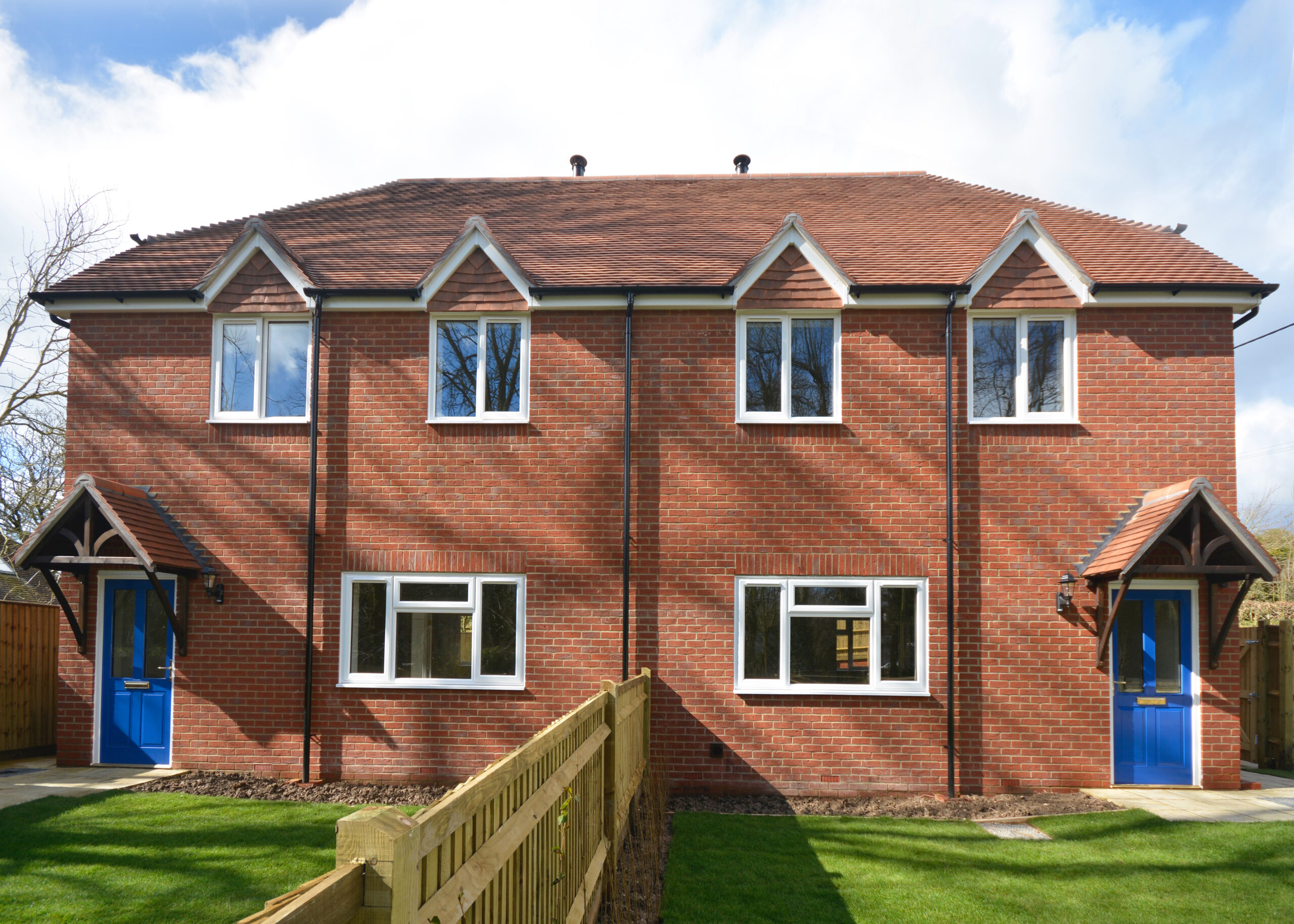 New build Spring cottages