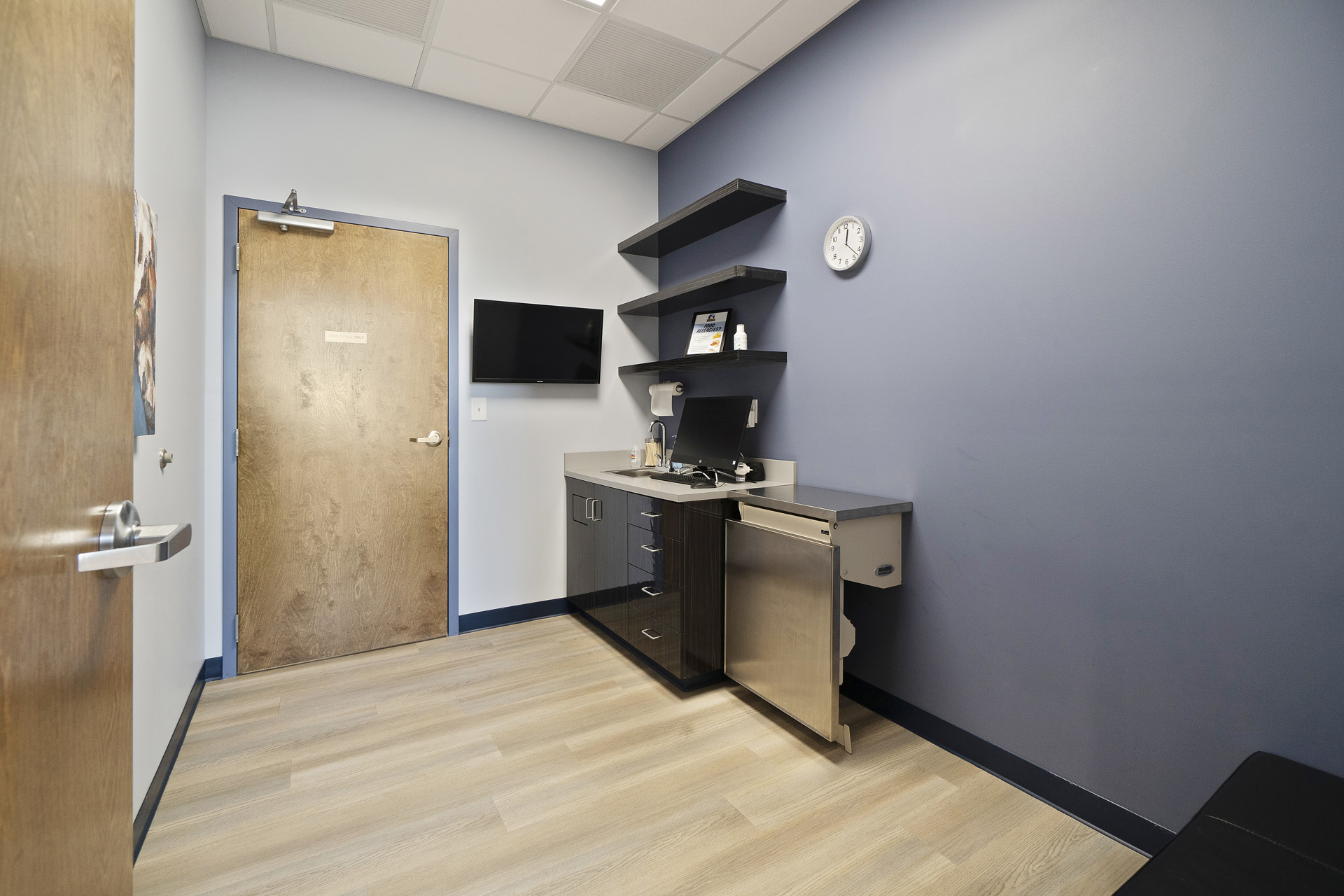 River_run_animal_hospital_exam_room