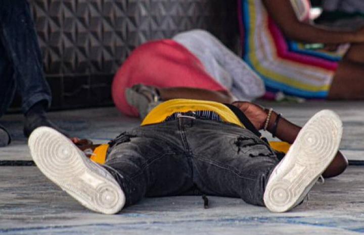 Haïti : Après le massacre des fidèles , le chef de gang de Canaan s’affiche comme un soi-disant bon samaritain