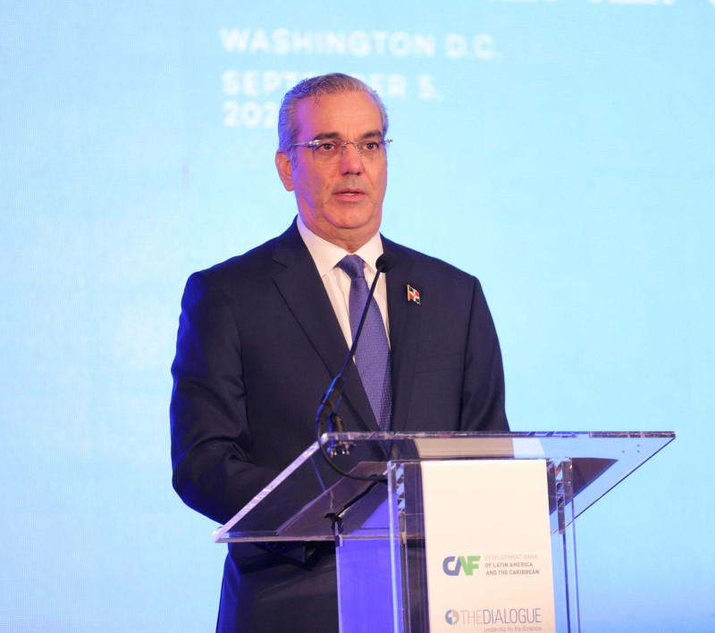 République dominicaine : Luis Abinader retire la réforme fiscale face aux protestations citoyennes
