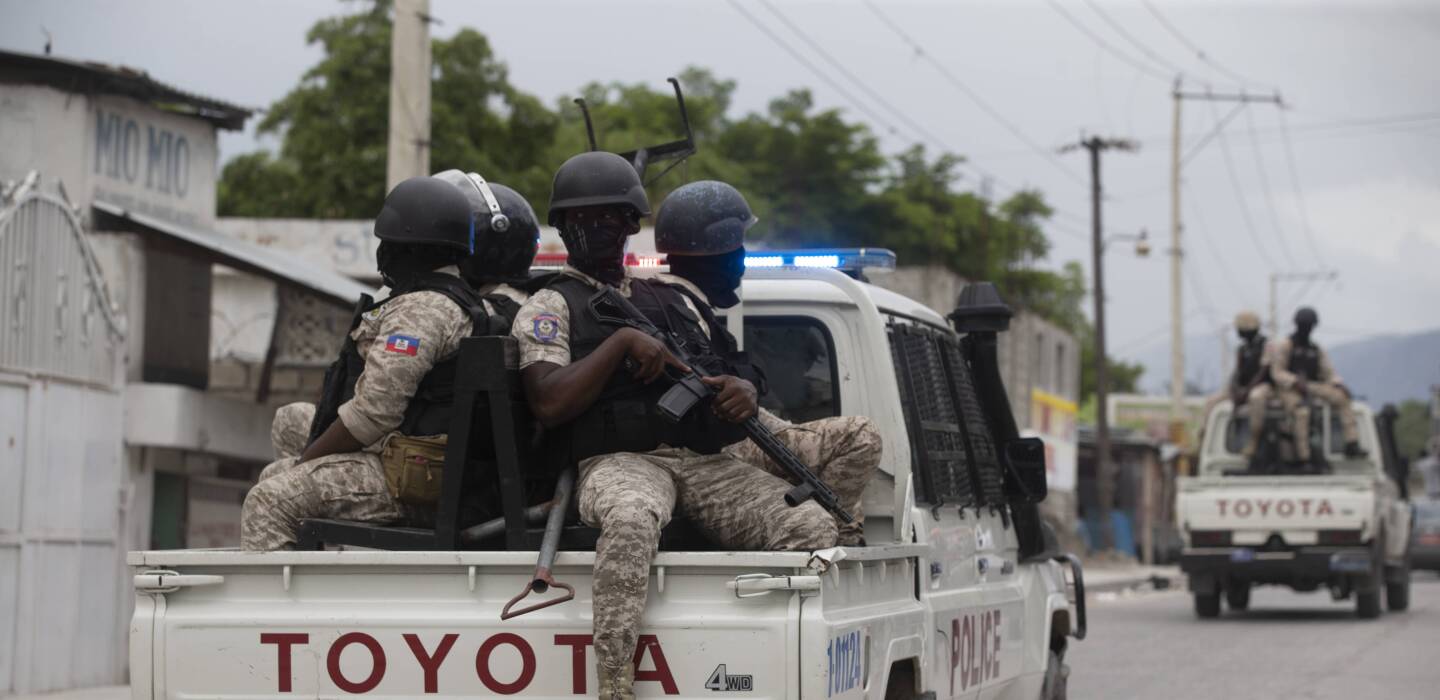 Pétion-Ville : Saisie d’armes et neutralisation de bandits armés par la PNH