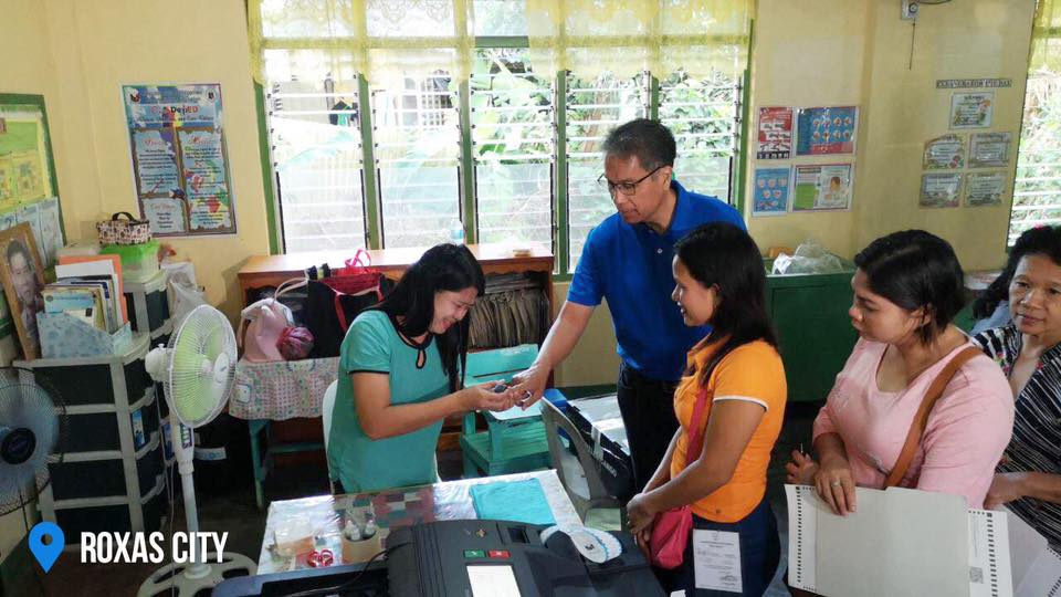 Senatorial candidate Mar Roxas, nakaboto na kadungan sang iya birthday subong nga May 13 election!