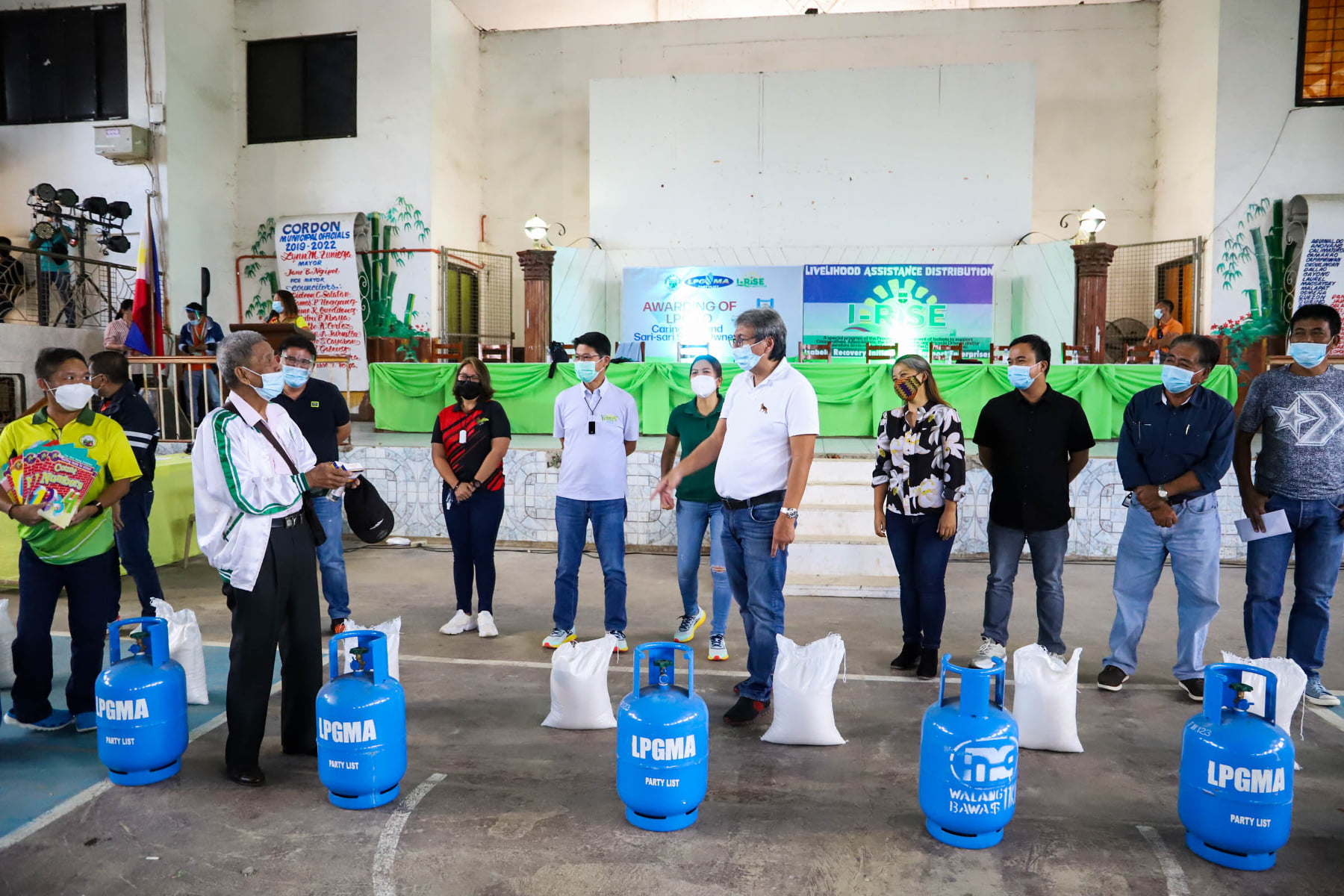 Halos 400 I-RISE Beneficiaries, Tumanggap ng Tulong