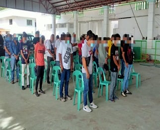 32 ka mga anay drug users sa banwa sang Valladolid ginhatagan sang livelihood assistance