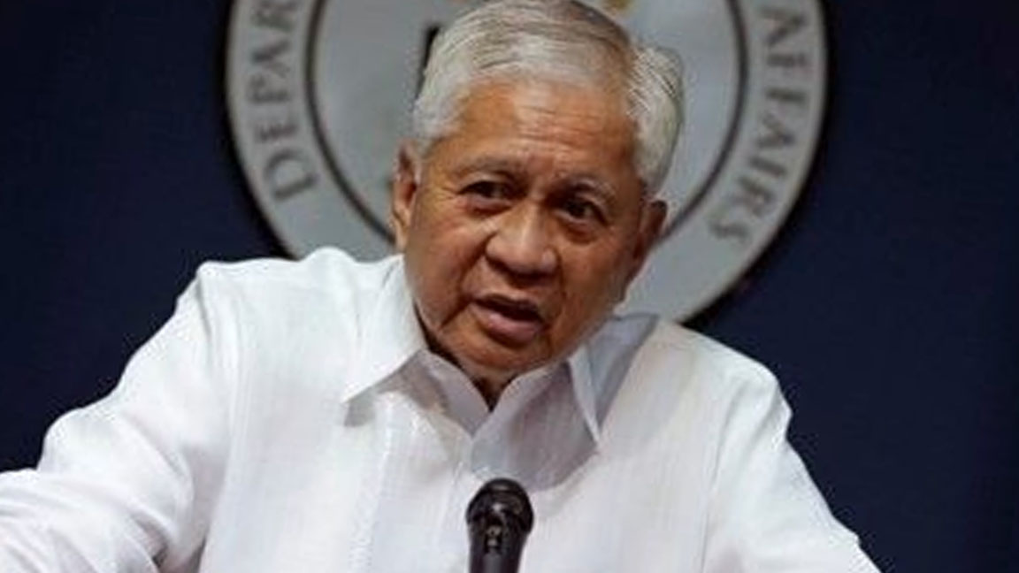 Pangulong Duterte, pinagbantaang kakasuhan si Del Rosario