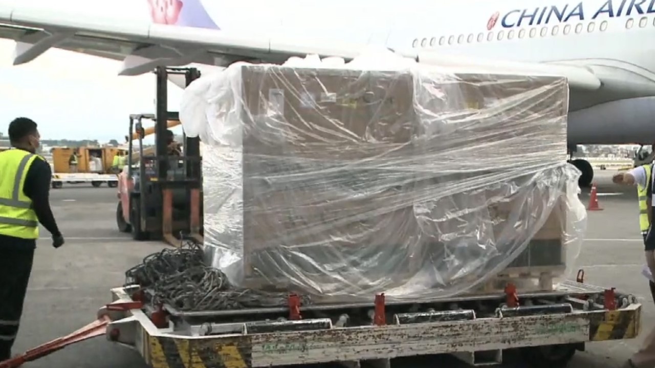 Karagdagang 961,000 doses ng Moderna COVID-19 vaccine, dumating sa bansa
