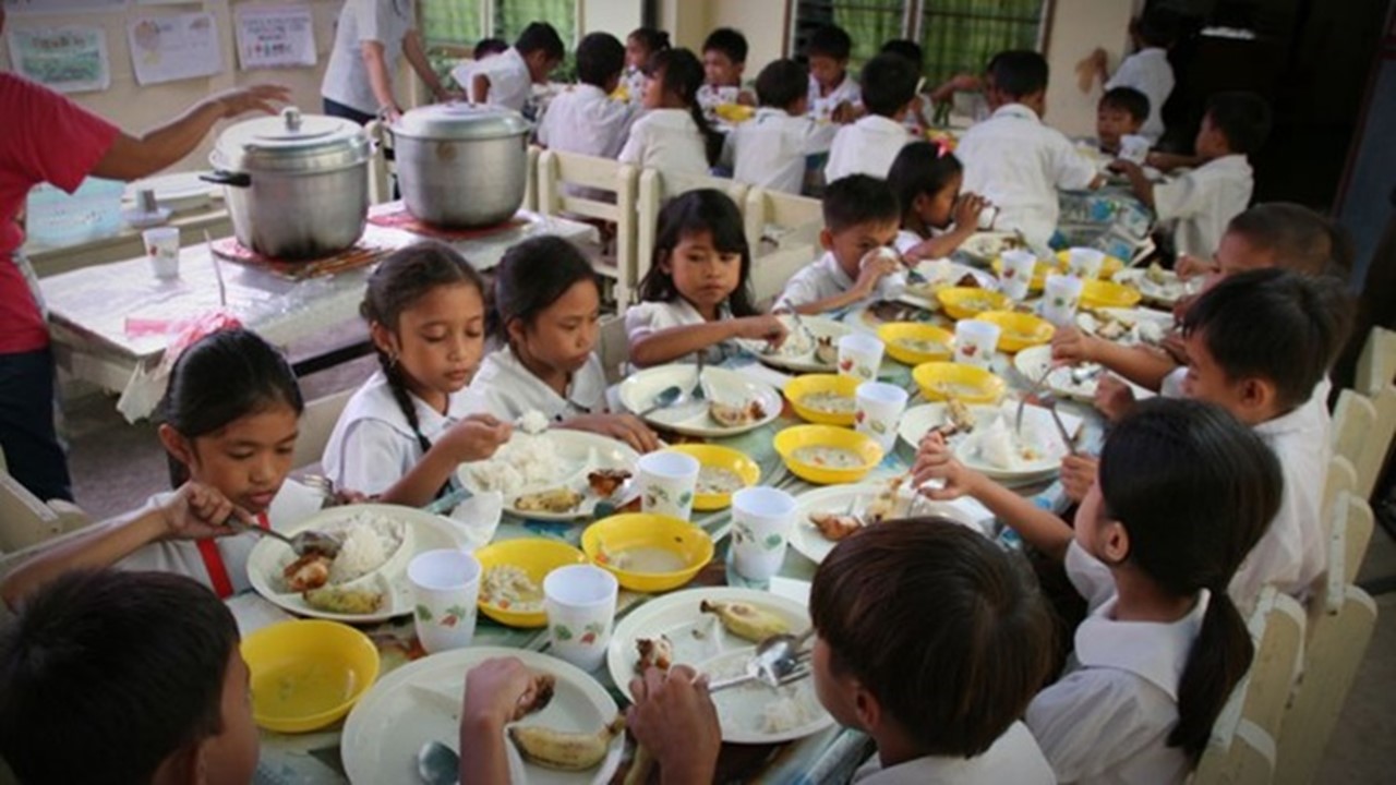 Mandatory school feeding program, isinusulong sa Kamara