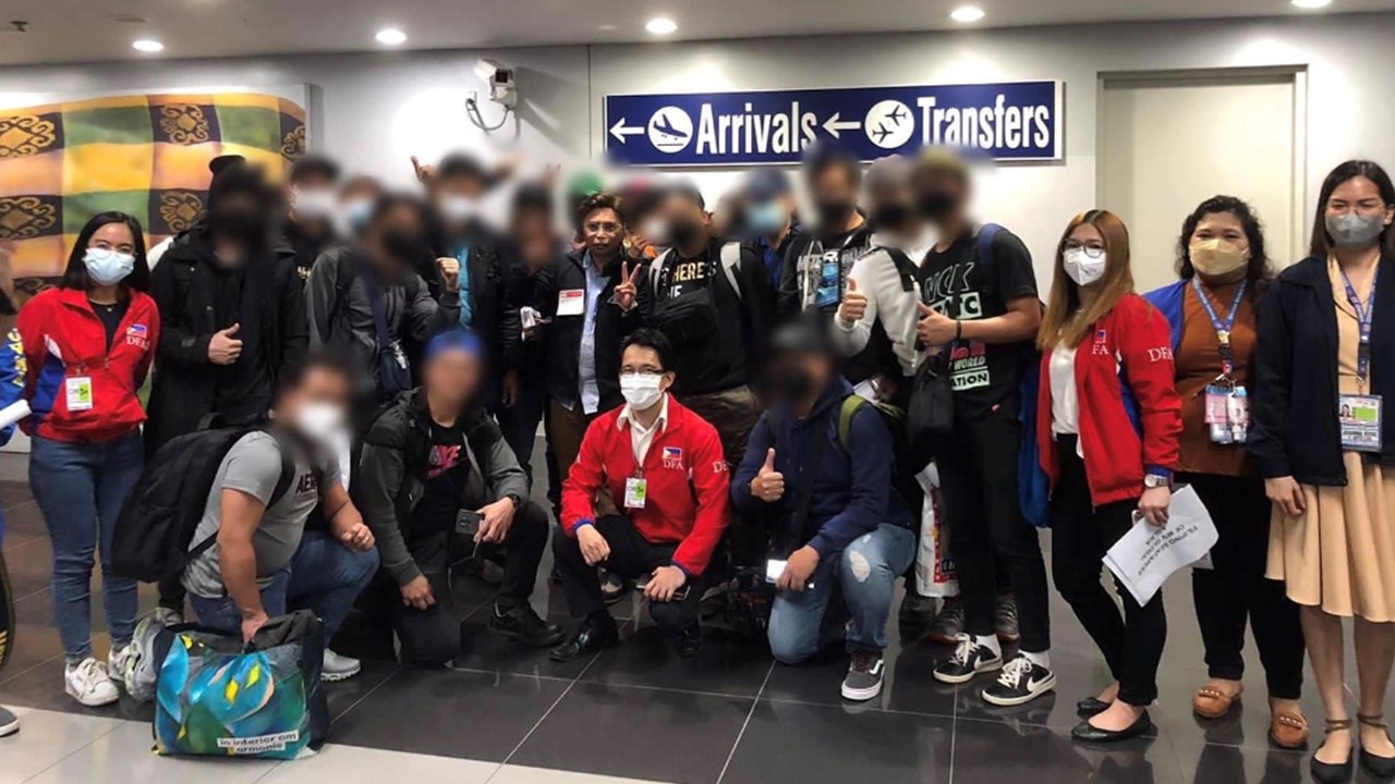 Repatriation ng mga tripulanteng Pinoy sa Ukraine, pahirapan pa rin
