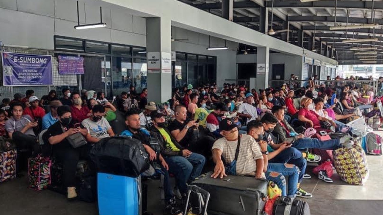 Higit 8,000 pasahero, naitala ng PCG na bumiyahe sa pagsimula ng Bagong Taon