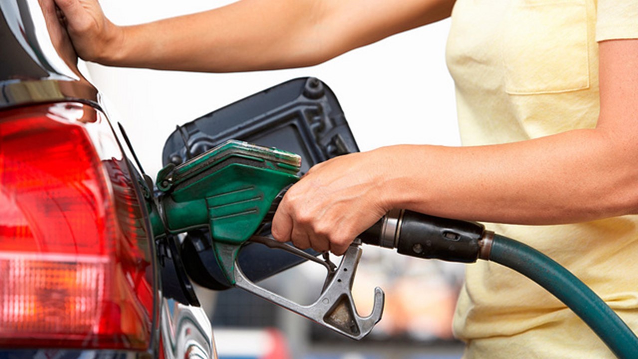 ₱3 tapyas-presyo sa diesel, higit ₱2 sa gasolina at kerosene, kasado na bukas