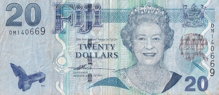 Fiji 20 Dollars 2007 Queen Elizabeth II Used Banknote