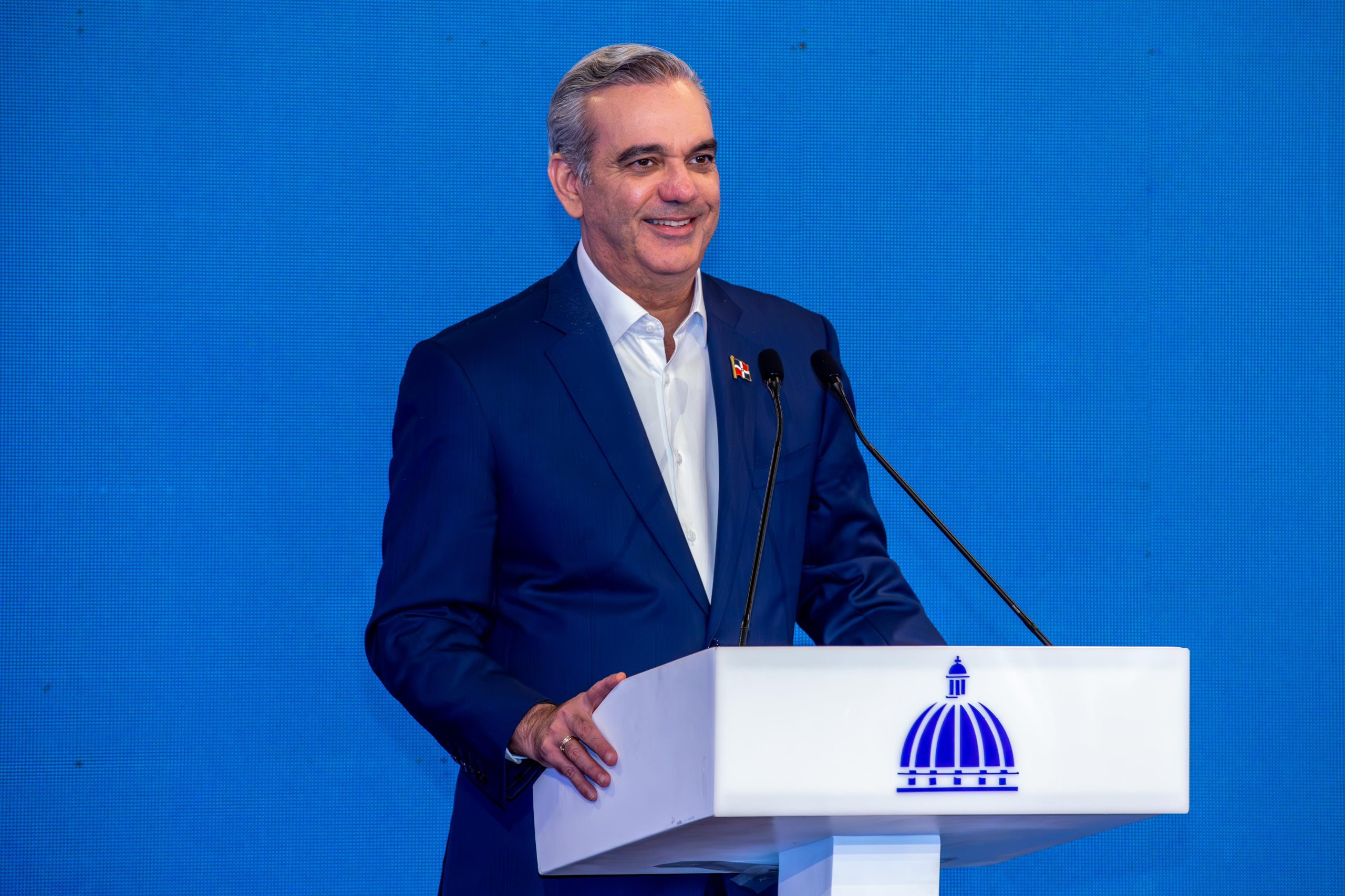 Abinader dice invitará oposición a escuchar organismos internacionales, tras reconocimiento del FMI