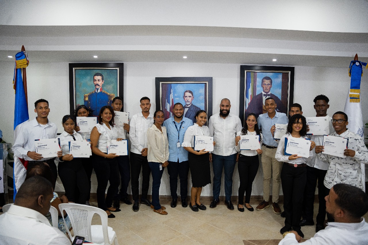 ITLA gradúa a 129 egresados de Educación Continua en la provincia de Monte Plata 