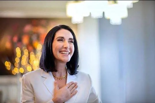 Raquel Arbaje honra a las madres en su día con emotivo mensaje