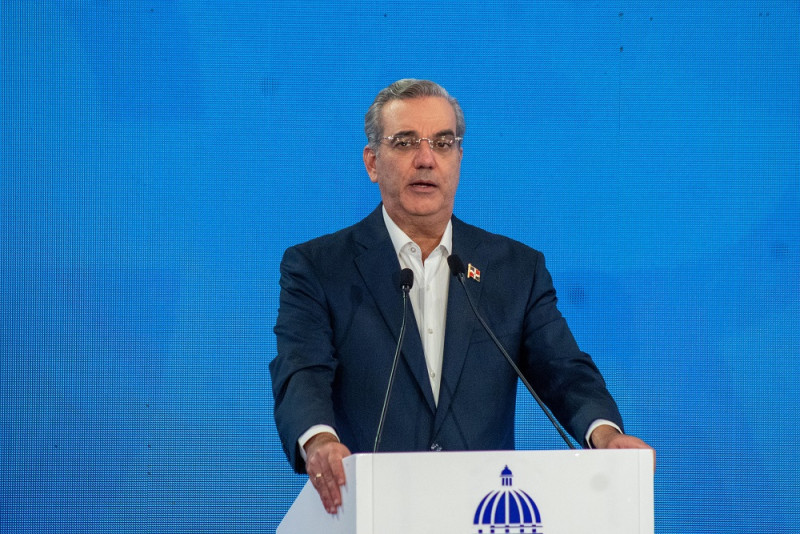 Abinader resalta que de no tener ninguno RD ahora tendrá tres radares meteorológicos
