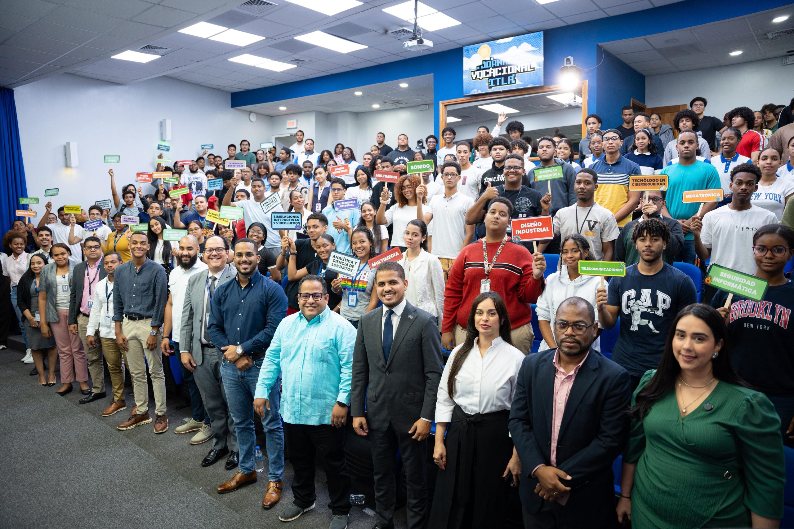 ITLA celebra jornada para orientar a jóvenes en carreras tecnológicas emergentes