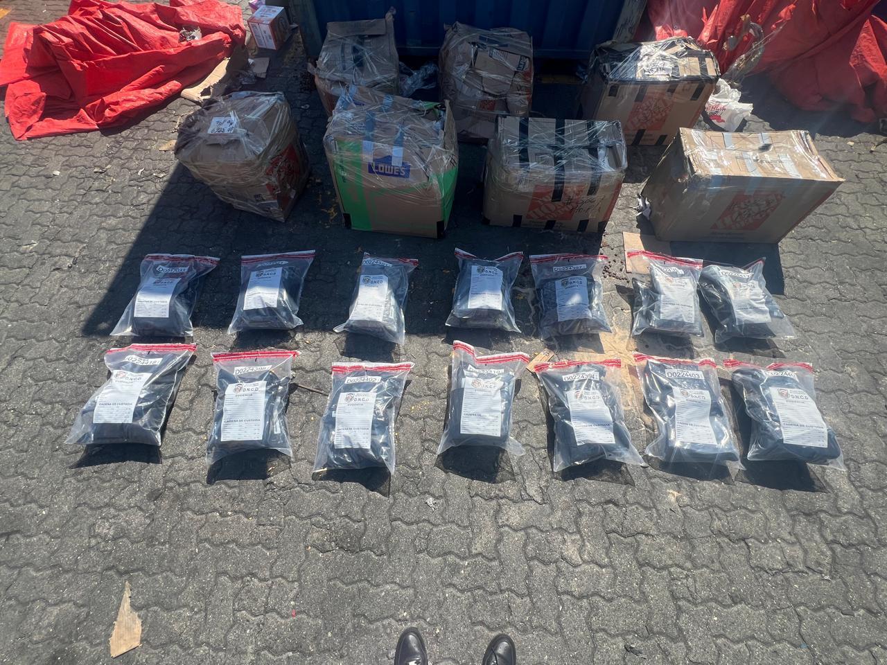 DNCD ocupa otros 46 paquetes de marihuana durante operativos en Puerto Haina