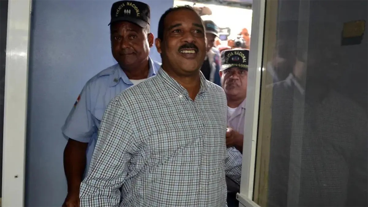 Absuelven a exalcalde de Bayaguana acusado de ordenar muerte de un exregidor en 2014
