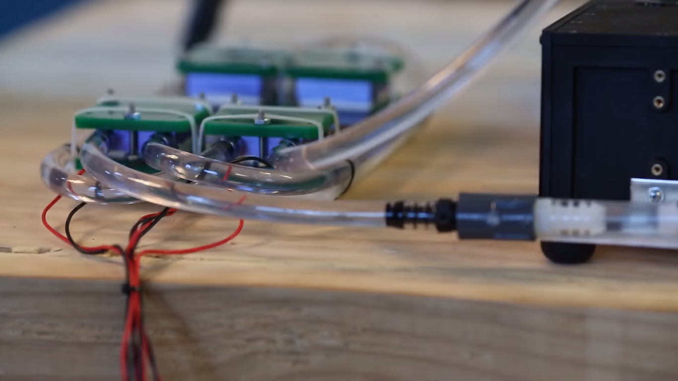 the water-cooled/heated thermal layer