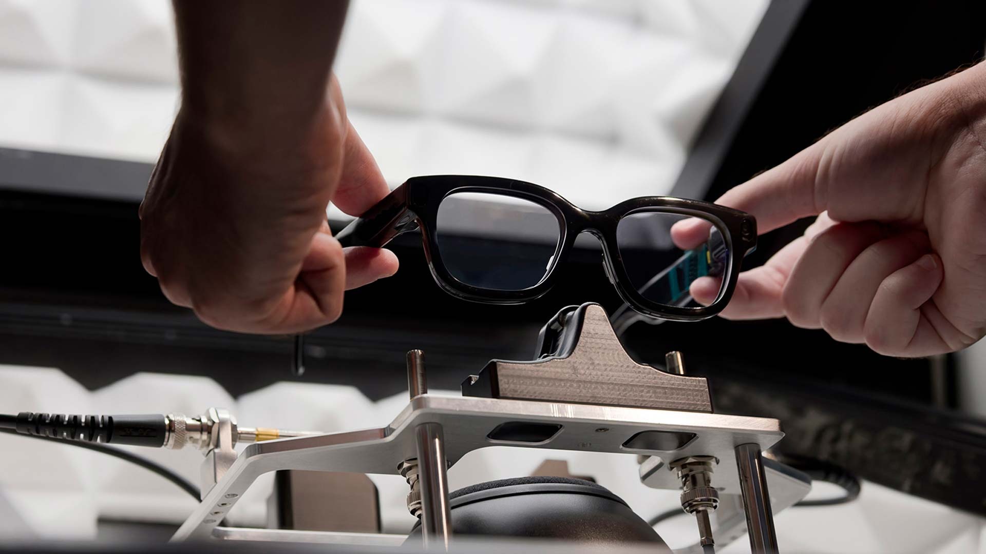 Magic Leap Announces Multi-year AR Hardware Partnership with