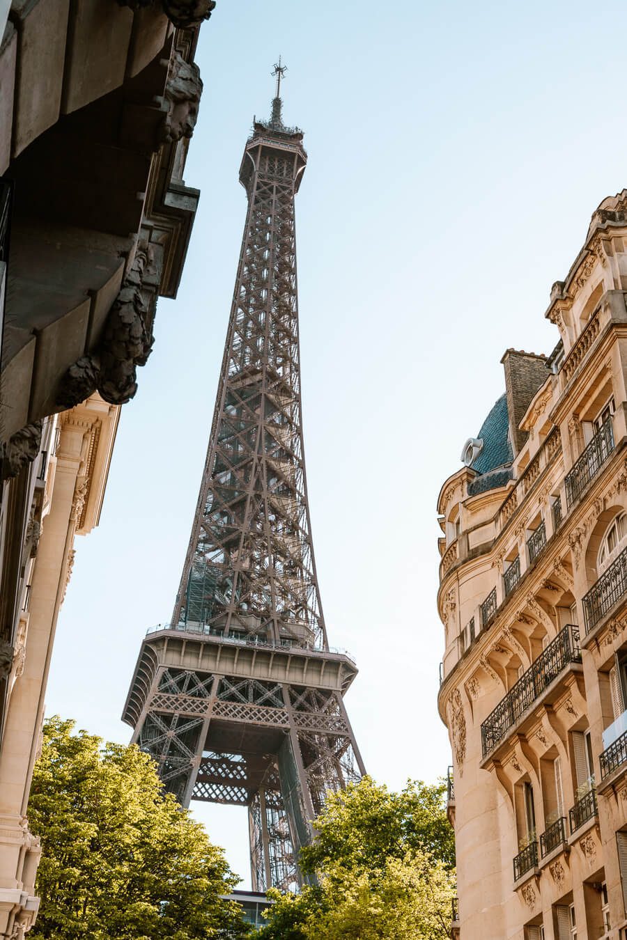 12+ Top Eiffel Tower Photo Spots For the Best Paris Photos