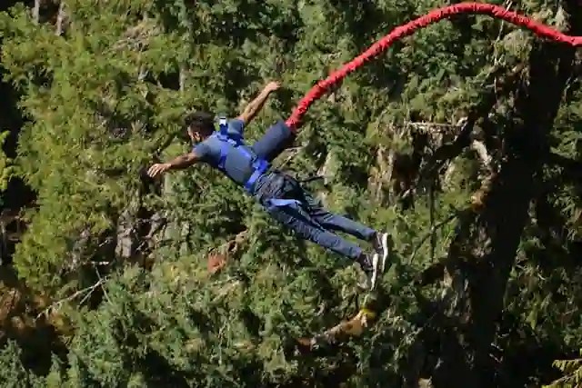 Bloukrans Bridge bungee jump for Solo Female Travelers