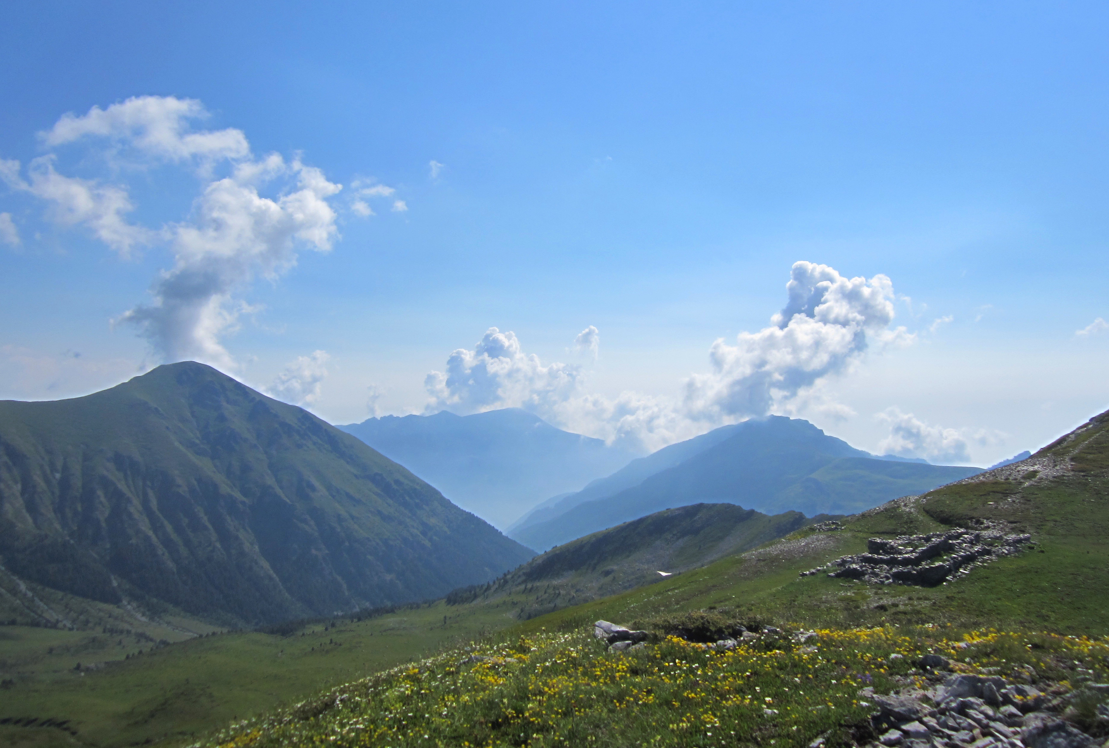 View from Tromedja prevoj Trekufit: Kosovo.