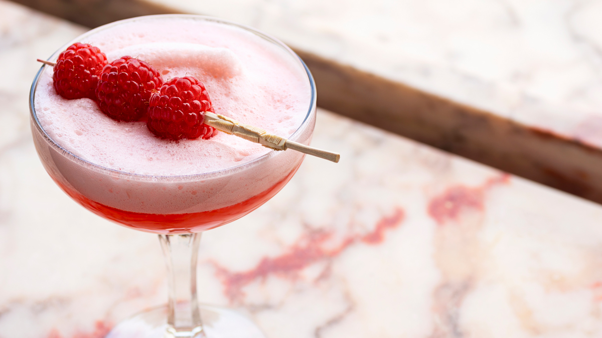 The 10 Best Valentine’s Day Cocktails to Mix for Lovers of Every Spirit
