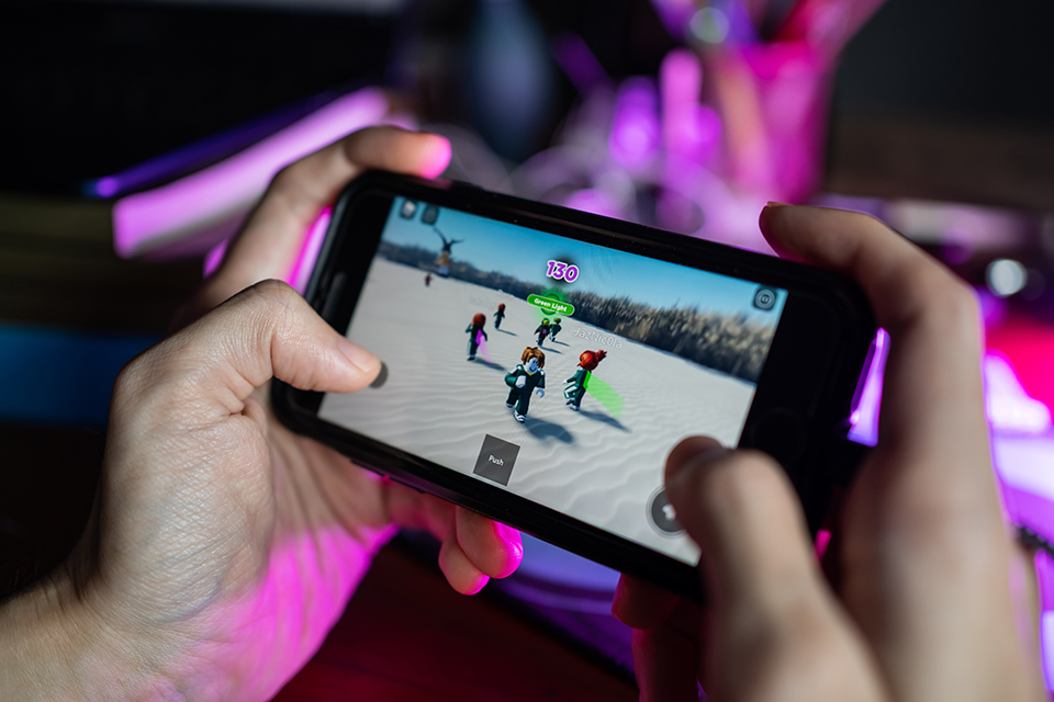 handheld-roblox.webp